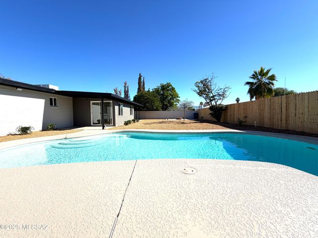 7332 E 42nd Street, Tucson, AZ 85730