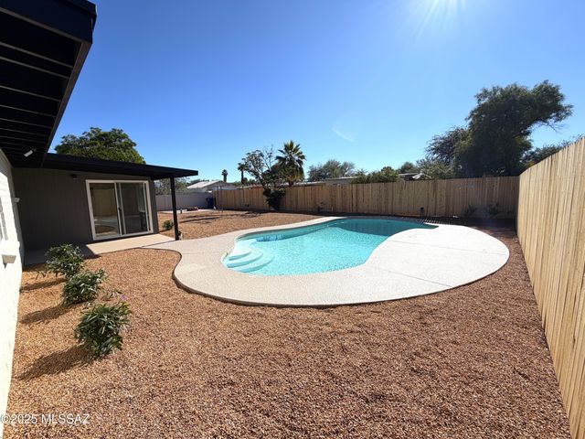 7332 E 42nd Street, Tucson, AZ 85730