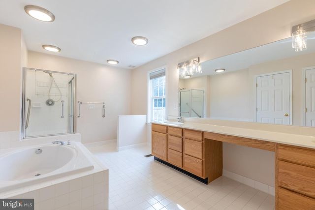 20 HUMMINGBIRD LN, Newark, DE 19711