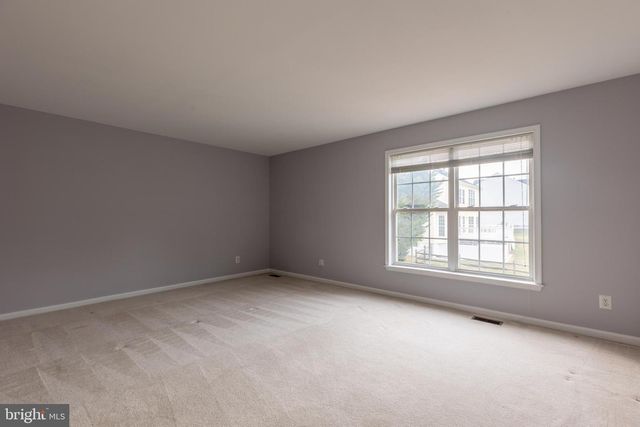 20 HUMMINGBIRD LN, Newark, DE 19711