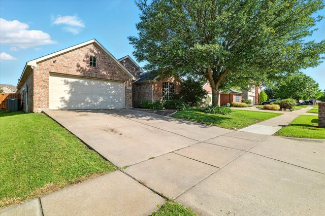 1015 Cutting Horse Drive, Mansfield, TX 76063
