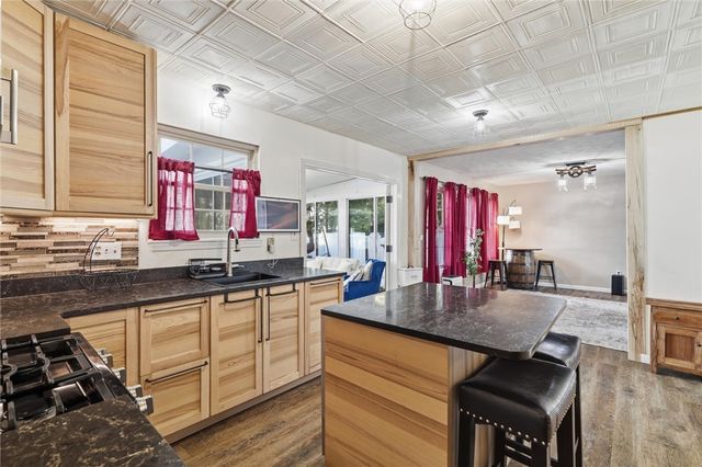 105 Bayberry Ln, Cranberry Twp, PA 16066