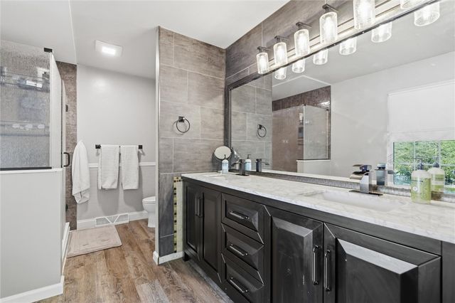 105 Bayberry Ln, Cranberry Twp, PA 16066