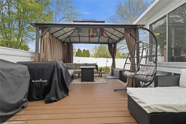 105 Bayberry Ln, Cranberry Twp, PA 16066
