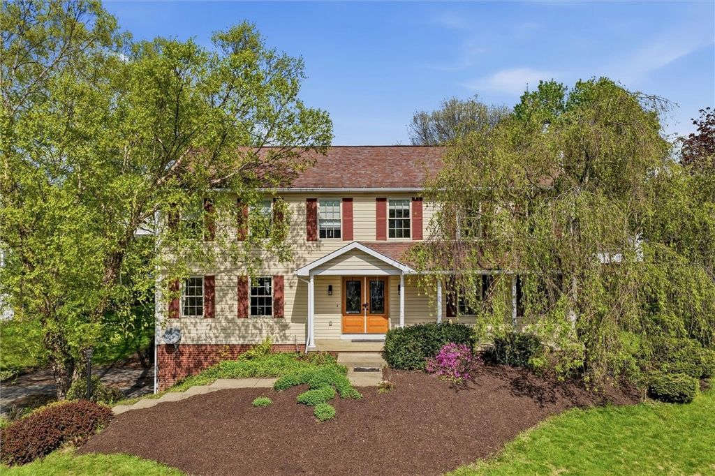 105 Bayberry Ln, Cranberry Twp, PA 16066