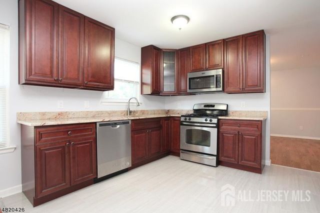 2 Wyndham Way, Piscataway, NJ 08854