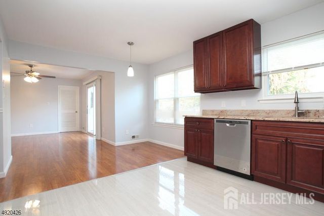 2 Wyndham Way, Piscataway, NJ 08854