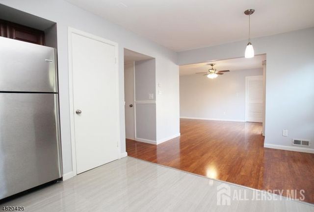 2 Wyndham Way, Piscataway, NJ 08854