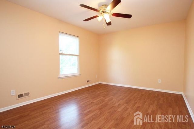 2 Wyndham Way, Piscataway, NJ 08854