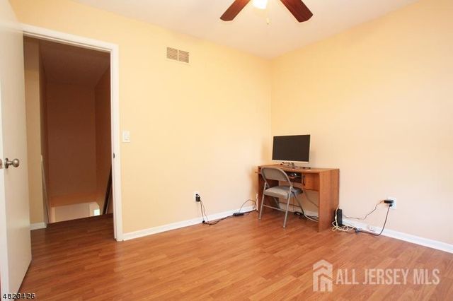 2 Wyndham Way, Piscataway, NJ 08854