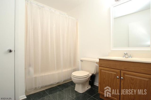 2 Wyndham Way, Piscataway, NJ 08854