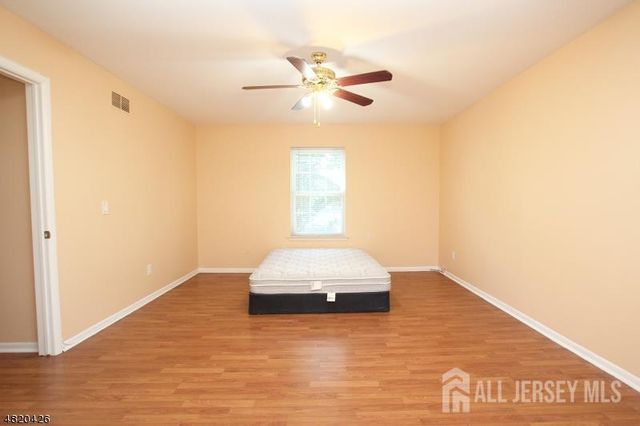 2 Wyndham Way, Piscataway, NJ 08854