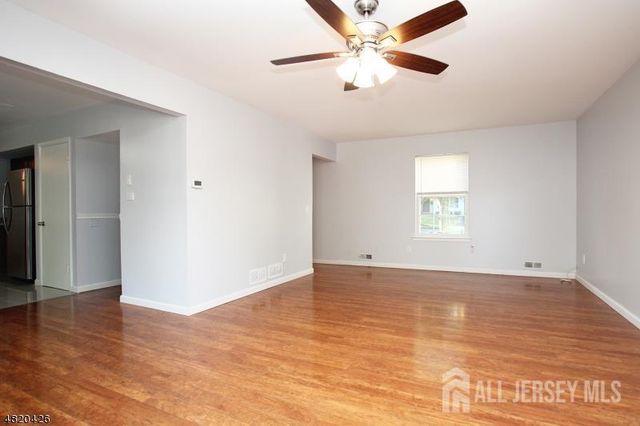 2 Wyndham Way, Piscataway, NJ 08854