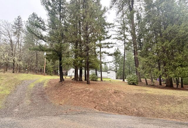 360 Hessar Street, Grants Pass, OR 97527