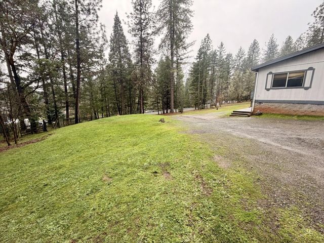 360 Hessar Street, Grants Pass, OR 97527