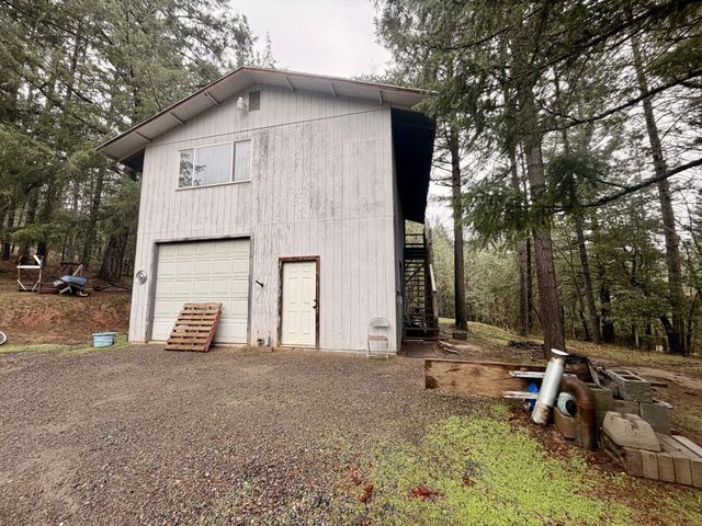 360 Hessar Street, Grants Pass, OR 97527