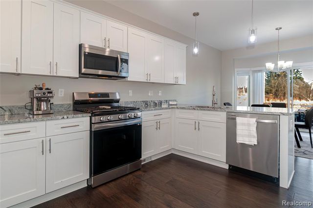 1200 Drakeshire Drive, Commerce Twp, MI 48390