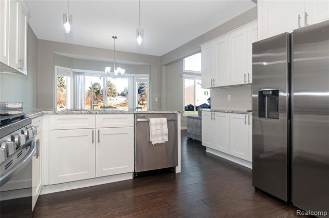 1200 Drakeshire Drive, Commerce Twp, MI 48390