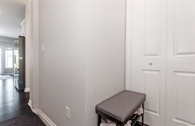 1200 Drakeshire Drive, Commerce Twp, MI 48390