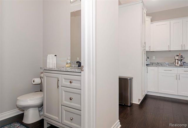 1200 Drakeshire Drive, Commerce Twp, MI 48390