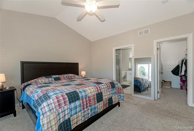 1200 Drakeshire Drive, Commerce Twp, MI 48390