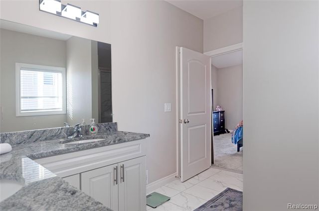 1200 Drakeshire Drive, Commerce Twp, MI 48390