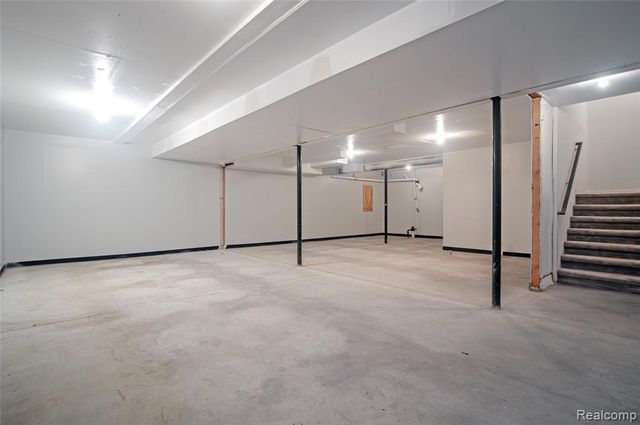 1200 Drakeshire Drive, Commerce Twp, MI 48390