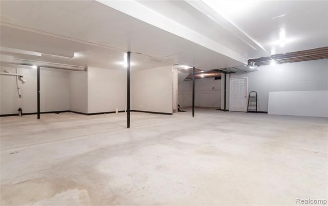 1200 Drakeshire Drive, Commerce Twp, MI 48390