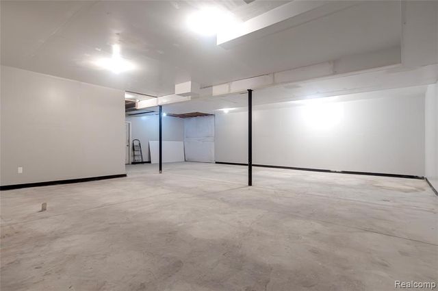 1200 Drakeshire Drive, Commerce Twp, MI 48390