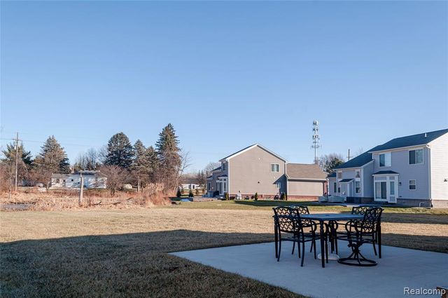 1200 Drakeshire Drive, Commerce Twp, MI 48390
