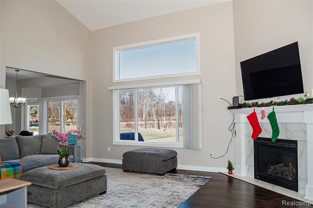 1200 Drakeshire Drive, Commerce Twp, MI 48390