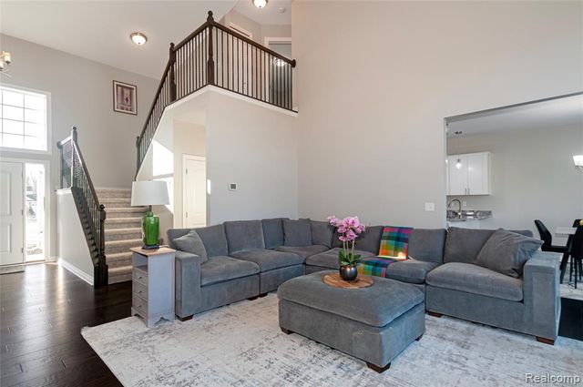 1200 Drakeshire Drive, Commerce Twp, MI 48390