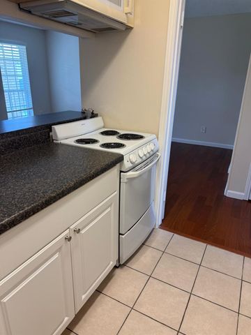6402 Del Monte Drive 57, Houston, TX 77057