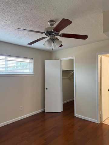 6402 Del Monte Drive 57, Houston, TX 77057