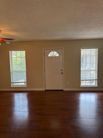 6402 Del Monte Drive 57, Houston, TX 77057