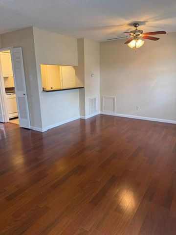 6402 Del Monte Drive 57, Houston, TX 77057