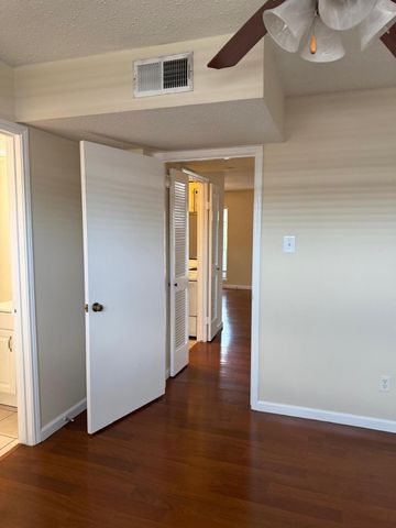 6402 Del Monte Drive 57, Houston, TX 77057