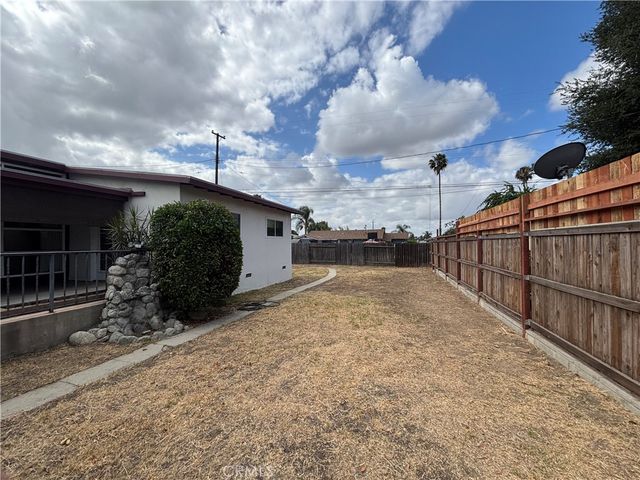 1862 E American, Pomona, CA 91767