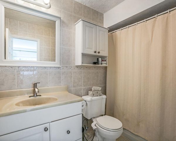 4806 NW 36th Street 515, Lauderdale Lakes, FL 33319