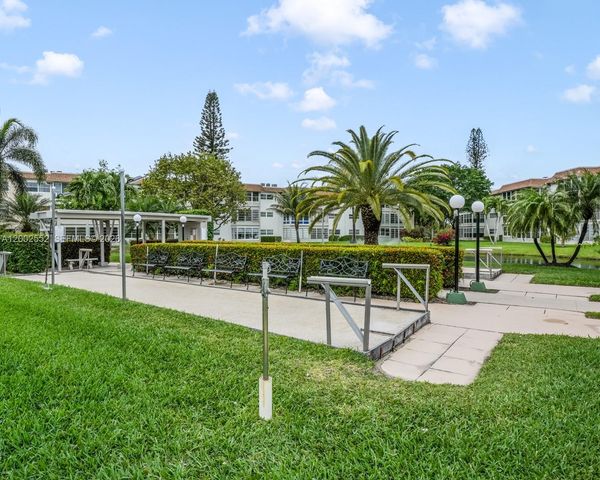 4806 NW 36th Street 515, Lauderdale Lakes, FL 33319