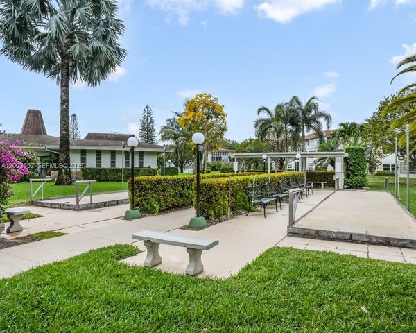 4806 NW 36th Street 515, Lauderdale Lakes, FL 33319