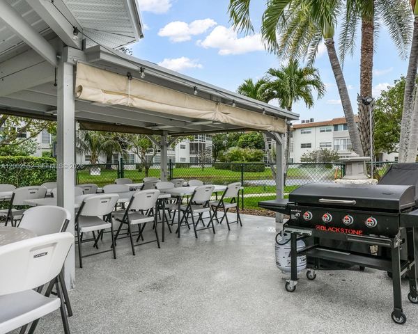 4806 NW 36th Street 515, Lauderdale Lakes, FL 33319