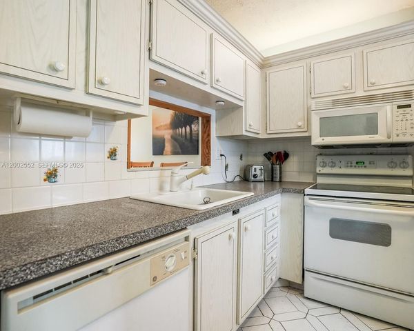 4806 NW 36th Street 515, Lauderdale Lakes, FL 33319