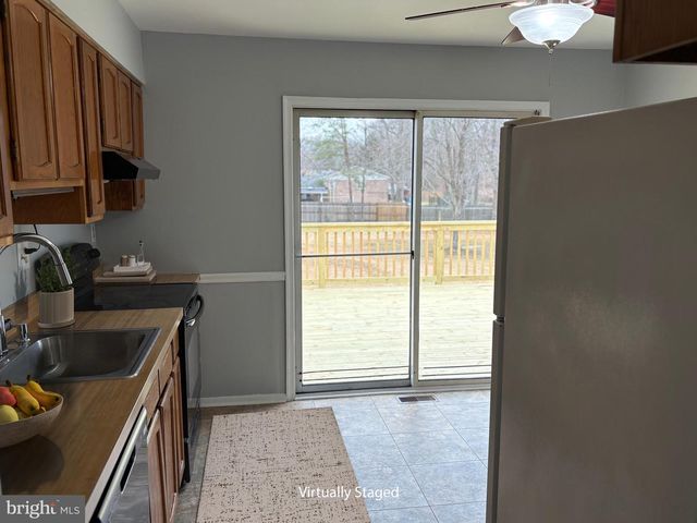 8206 COMET DR, Fort Washington, MD 20744