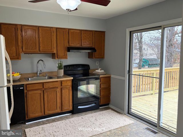 8206 COMET DR, Fort Washington, MD 20744