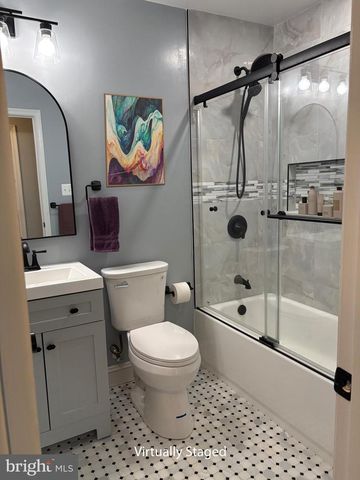 8206 COMET DR, Fort Washington, MD 20744