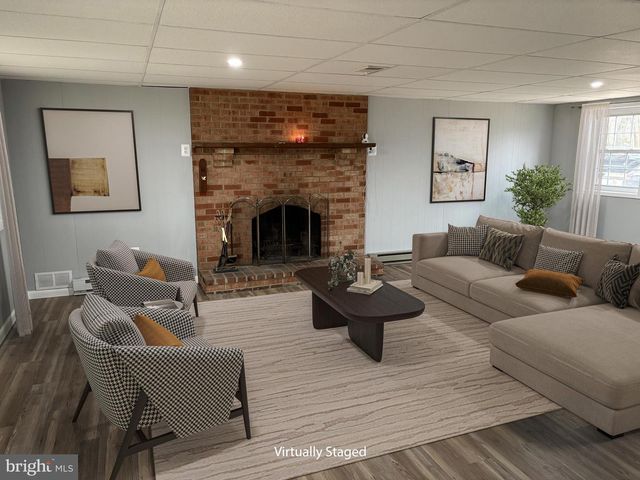 8206 COMET DR, Fort Washington, MD 20744