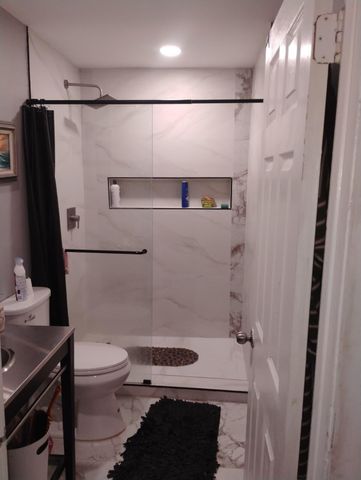 5624 NW 21ST Street 33-E, Lauderhill, FL 33313
