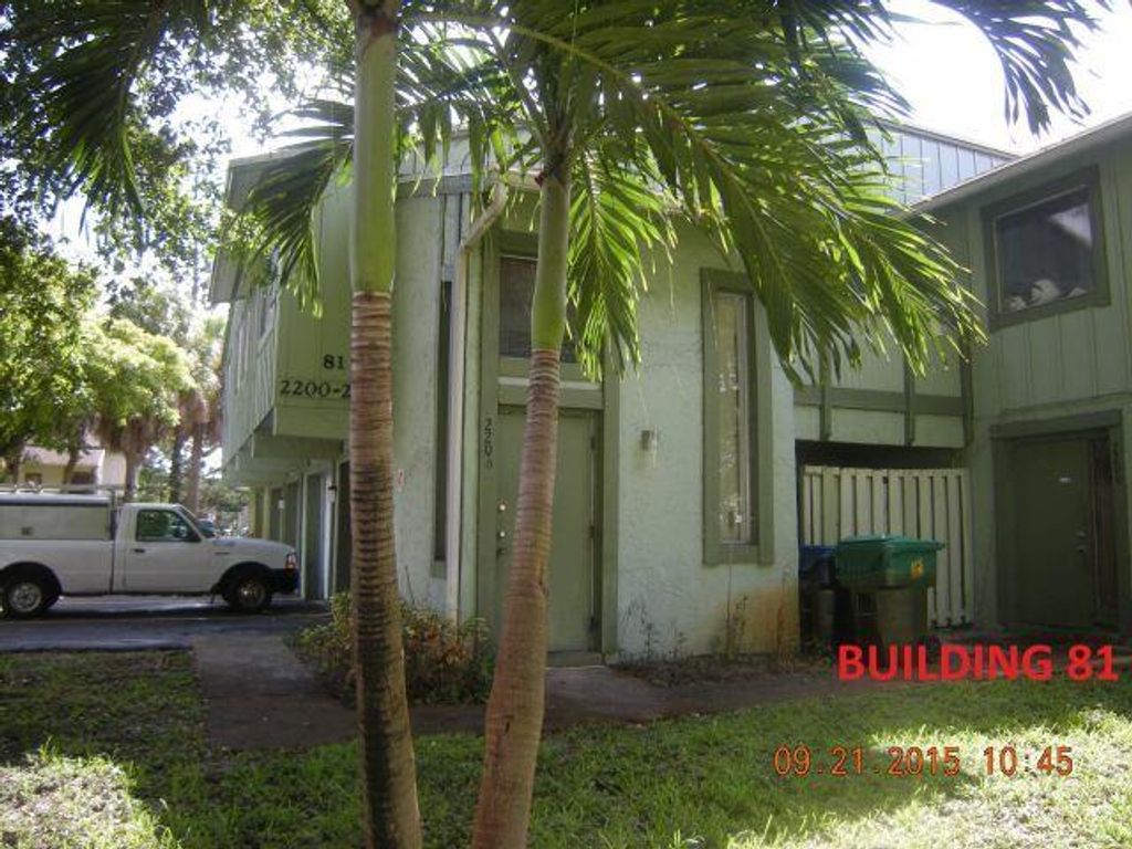 5624 NW 21ST Street 33-E, Lauderhill, FL 33313
