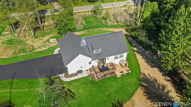 312 48th Avenue, Zeeland, MI 49464